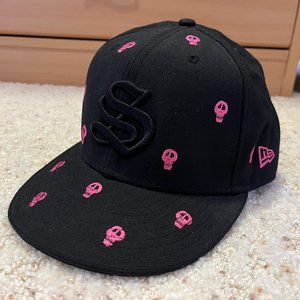 Stüssy x New Era Fitted Cap - Black with Pink Skulls